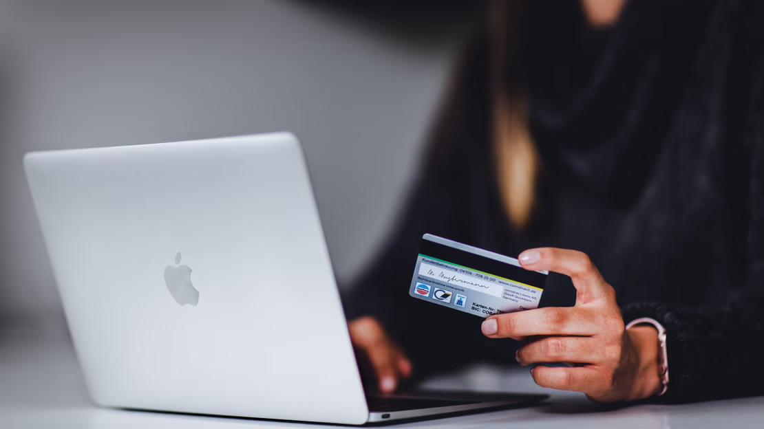 Mange danskere glemmer at betale for udskudte Cyber Monday-køb